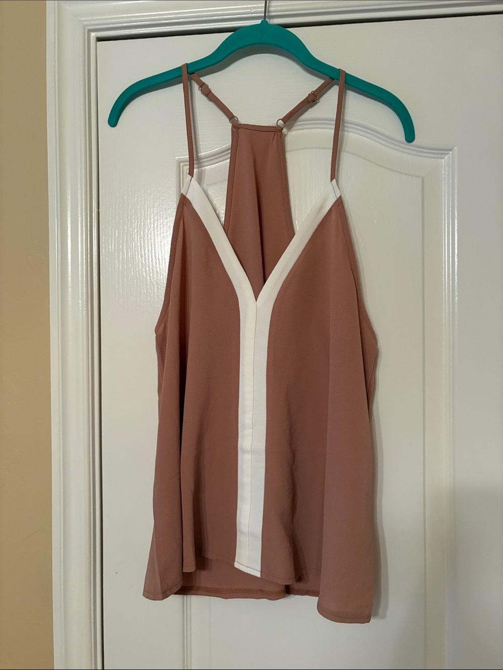 Women's Tan Contrast-Trim Halter Tank Top